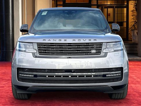 New 2026 Land Rover Range Rover SE image 2