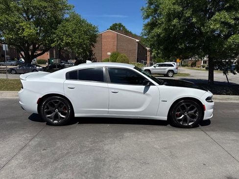 Used 2018 Dodge Charger R/T w/ Plus Group image 8