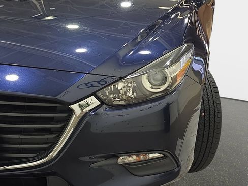Used 2018 MAZDA MAZDA3 Touring FWD image 30