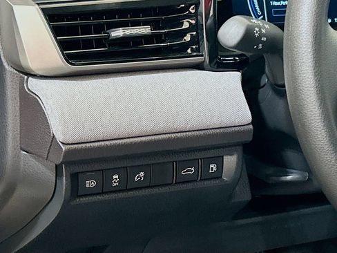 Used 2025 Toyota Camry LE w/ Convenience Package FWD image 8