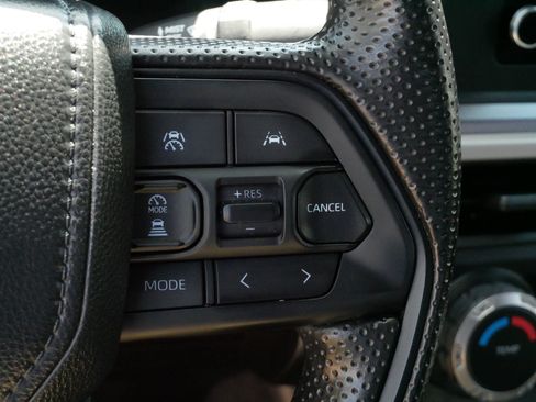 Used 2025 Toyota Tacoma SR5 AWD/4WD image 26