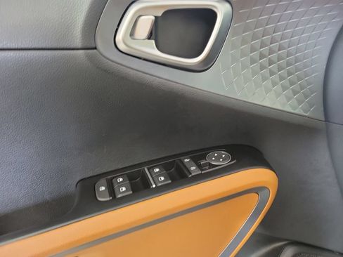 Used 2024 Kia Soul EX w/ Option Group 015 FWD image 16