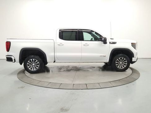 Used 2023 GMC Sierra 1500 AT4 w/ AT4 Preferred Package AWD/4WD image 8