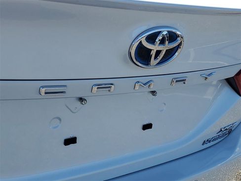 Used 2022 Toyota Camry XSE image 27