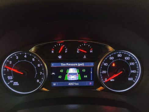 Used 2023 GMC Terrain AT4 image 23