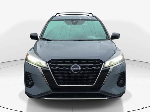 Used 2022 Nissan Kicks SR w/ Interior Electronics Package FWD image 6