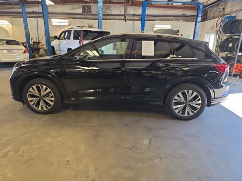 Used 2023 Audi Q4 e-tron Premium Plus RWD image 2