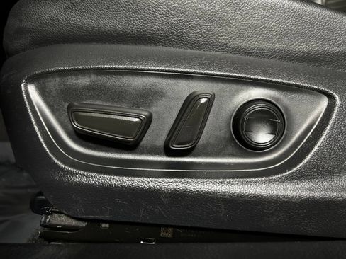 Certified 2023 Toyota Camry SE FWD image 14