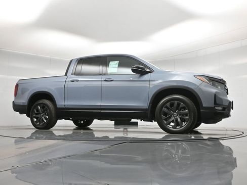 Used 2023 Honda Ridgeline Sport image 3