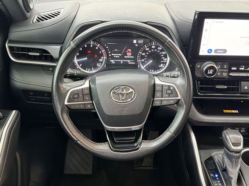 Used 2023 Toyota Highlander XSE image 4
