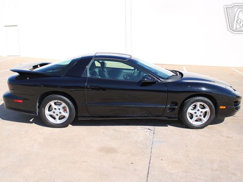 Used 1999 Pontiac Firebird Formula w/ Security Pkg RWD image 33
