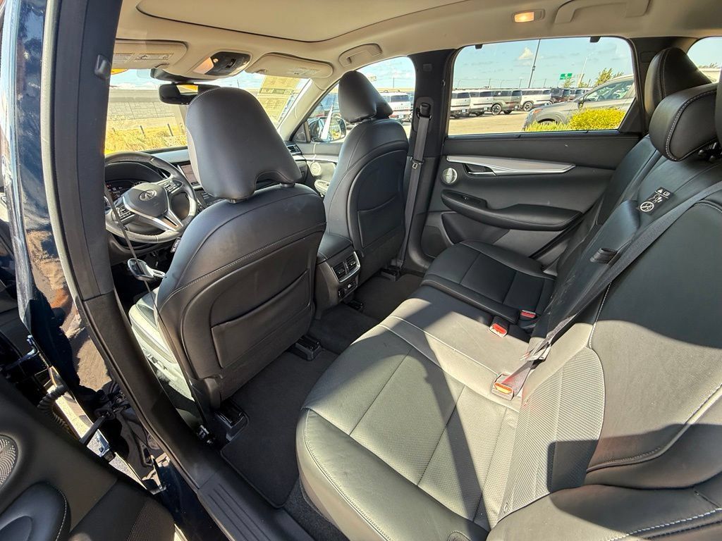 Used 2020 INFINITI QX50 Sensory w/ Proactive Package FWD image 11