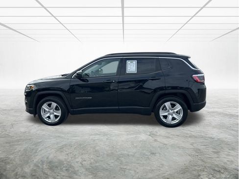 Certified 2022 Jeep Compass Latitude image 8