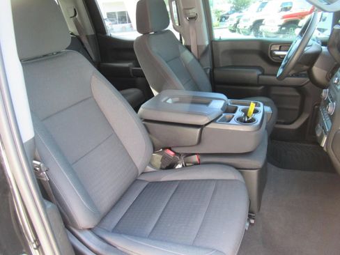 Used 2022 Chevrolet Silverado 1500 Custom AWD/4WD image 9