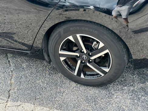 Used 2024 Nissan Sentra SV FWD image 9