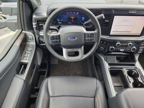 Used 2025 Ford F450 Lariat AWD/4WD image 13