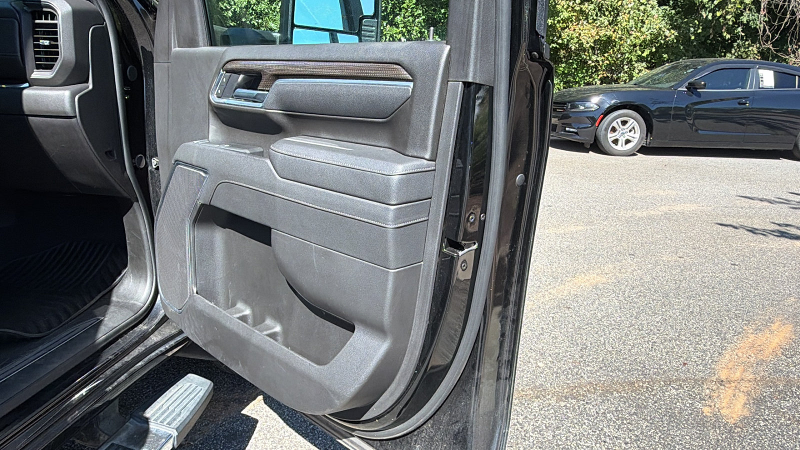 Used 2025 Chevrolet Silverado 2500 LT w/ Convenience Package AWD/4WD image 18