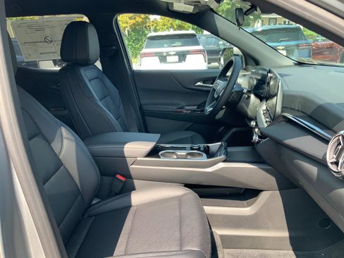 New 2026 Chevrolet Equinox LT w/ Convenience Package II image 13