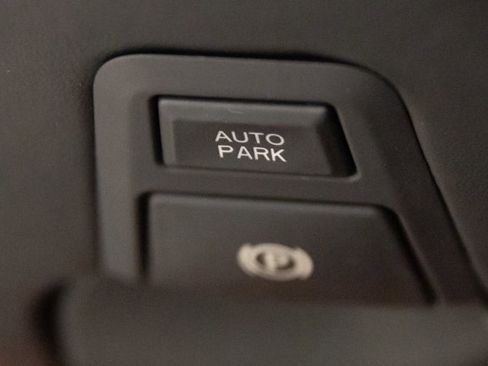 Used 2016 Ferrari California T image 90