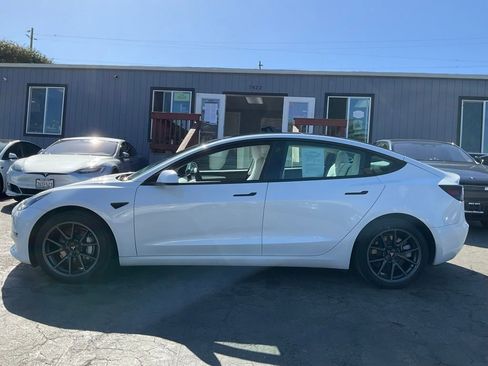Used 2023 Tesla Model 3 Standard Range image 5