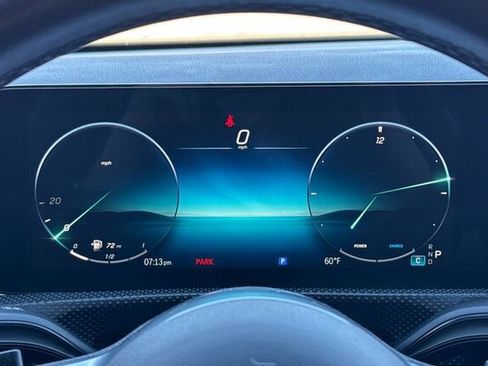 Used 2025 Mercedes-Benz CLA 250 4MATIC image 23