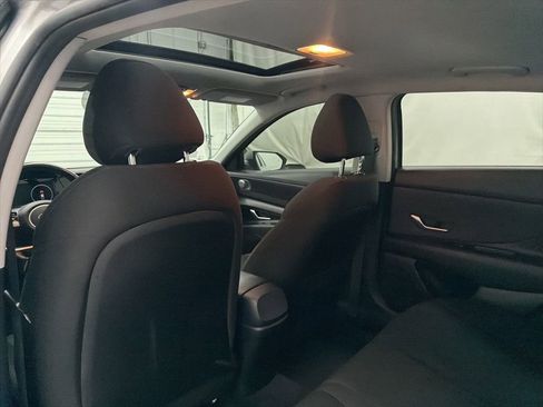 Used 2021 Hyundai Elantra SEL w/ Convenience + Premium Package FWD image 19