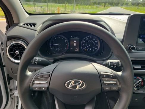 Used 2022 Hyundai Kona SEL FWD image 18