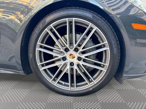 Used 2018 Porsche Panamera 4S AWD/4WD image 31