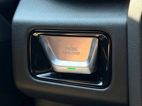 Used 2025 GMC Yukon Denali w/ Sun & Power Step Package AWD/4WD image 15
