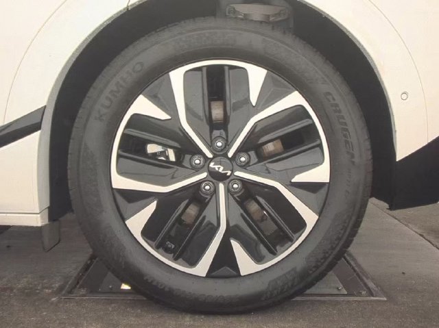 Used 2024 Kia EV6 GT-Line RWD image 12