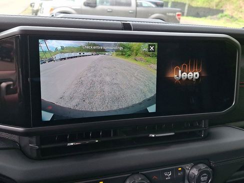 Used 2026 Jeep Wrangler Rubicon AWD/4WD image 18
