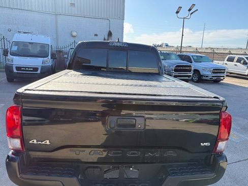 Used 2018 Toyota Tacoma SR AWD/4WD image 7