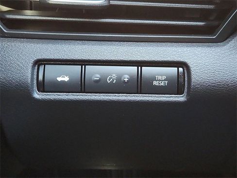 Used 2020 Nissan Altima 2.5 SR w/ Premium Package image 22