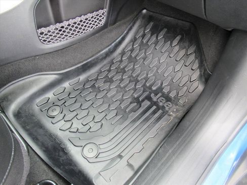 Used 2021 Jeep Compass Latitude image 26