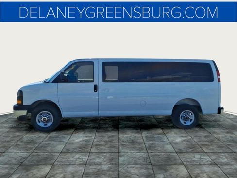 Used 2025 GMC Savana 3500 LT w/ LT Preferred Equipment Group RWD image 6