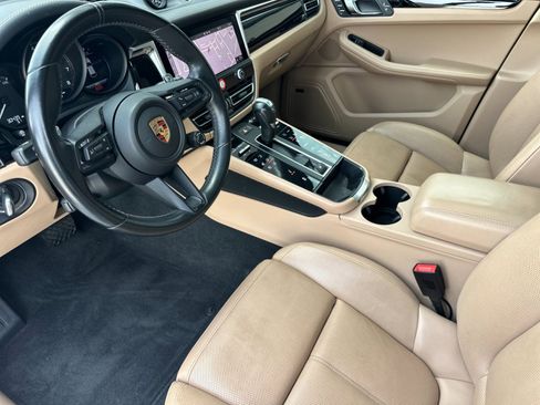 Used 2024 Porsche Macan Turbo AWD/4WD image 4
