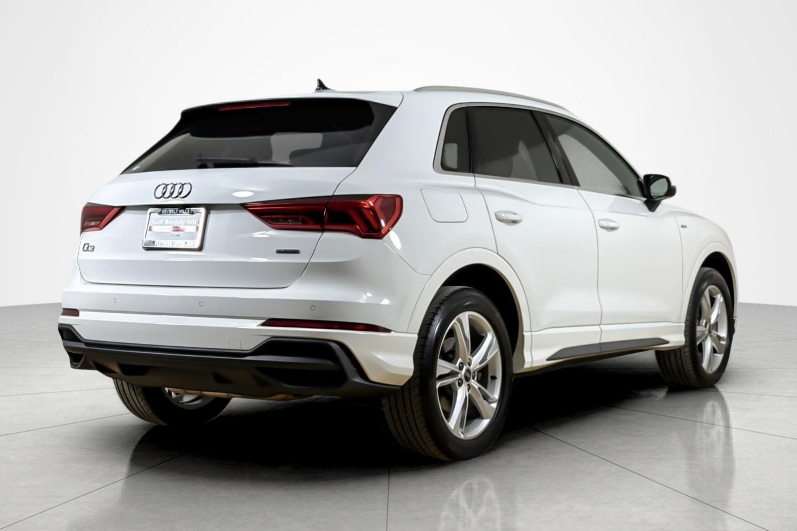 Used 2023 Audi Q3 2.0T Premium Plus w/ Premium Plus Package AWD/4WD image 5