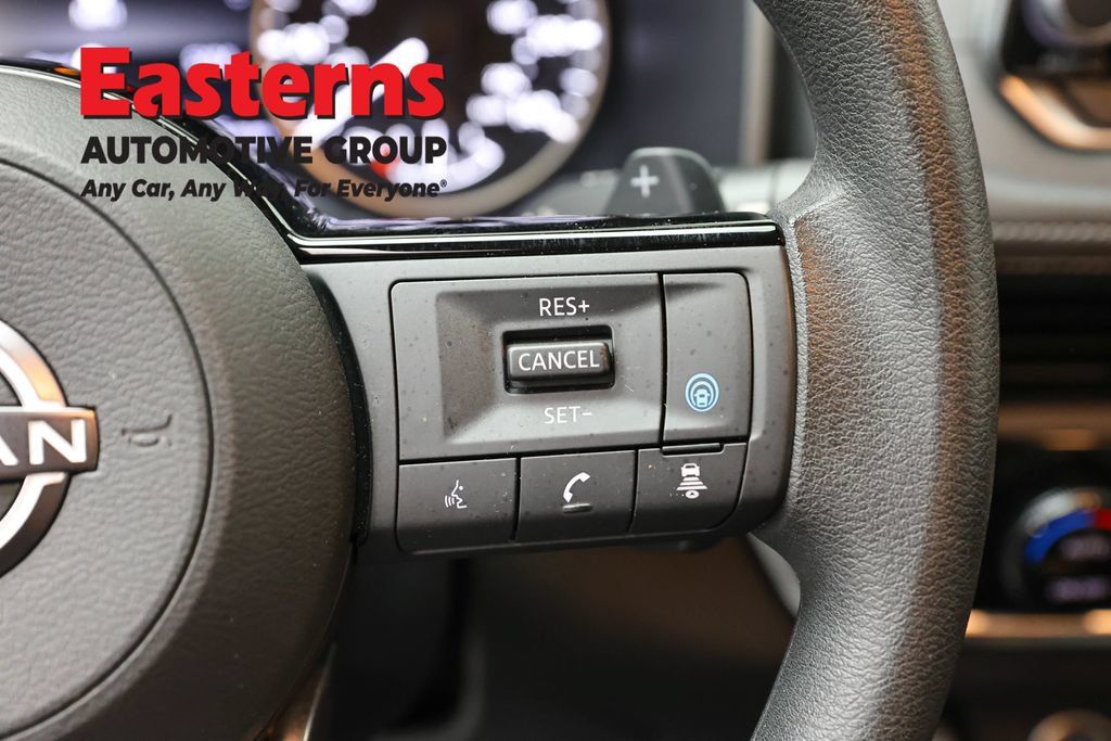 Used 2023 Nissan Rogue SV AWD/4WD image 15