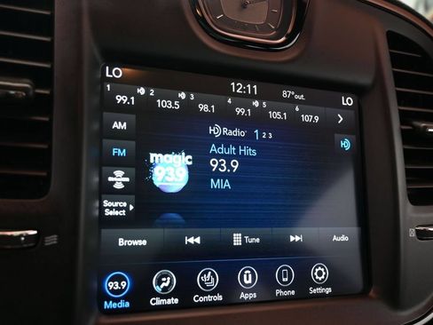 Used 2020 Chrysler 300 S w/ S Model Appearance Package RWD image 22