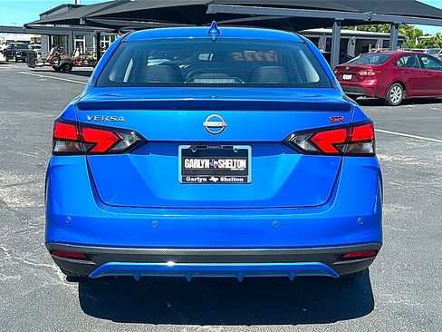 Used 2024 Nissan Versa SR FWD image 7