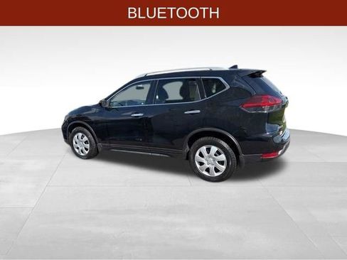Used 2017 Nissan Rogue S w/ S Appearance Package AWD/4WD image 4