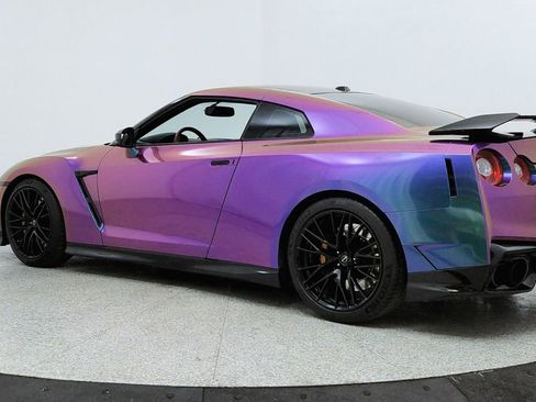 Used 2024 Nissan GT-R Premium w/ Premium Interior Package image 3