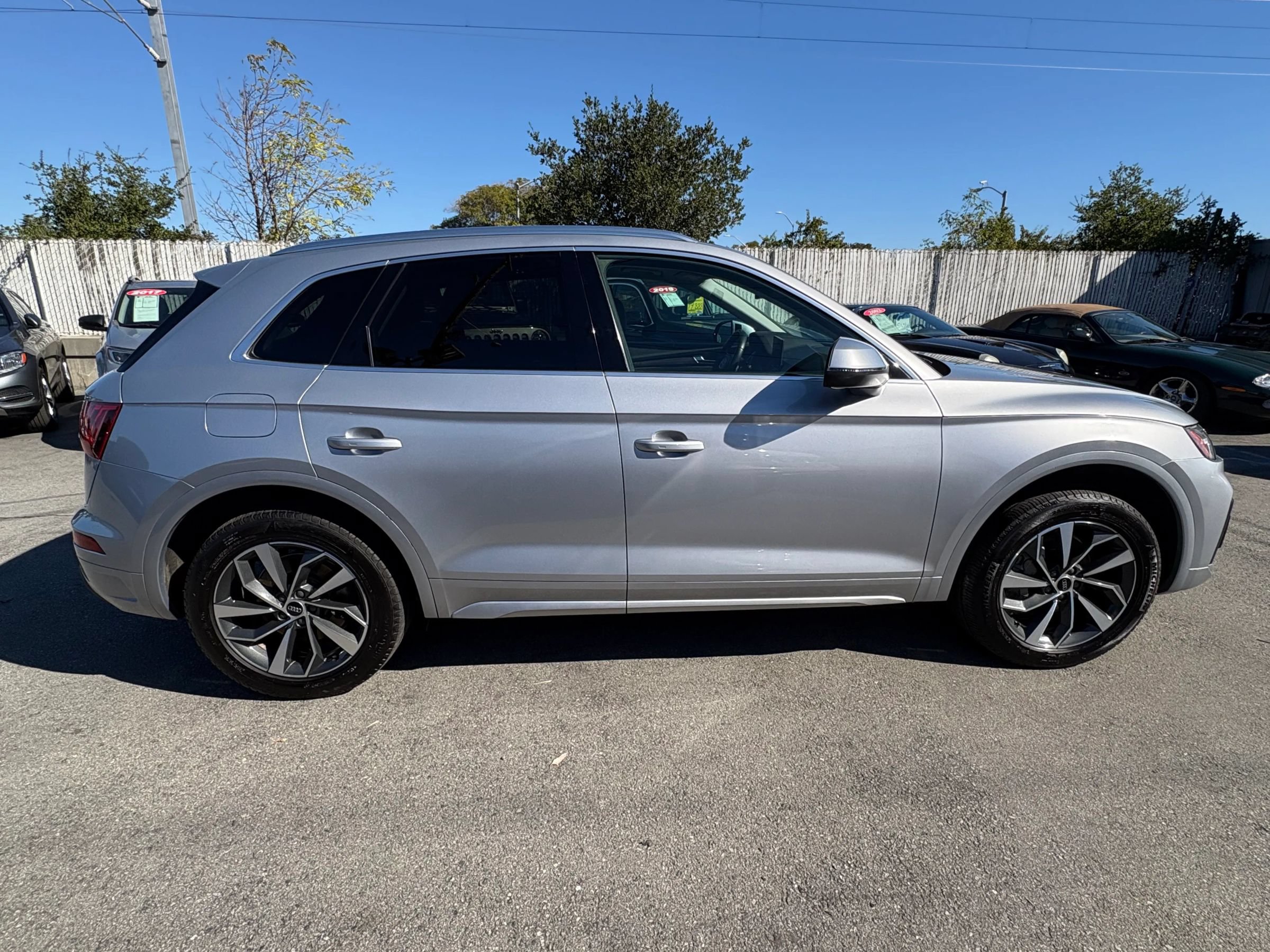 Used 2021 Audi Q5 2.0T Premium Plus w/ Premium Plus Package AWD/4WD image 8