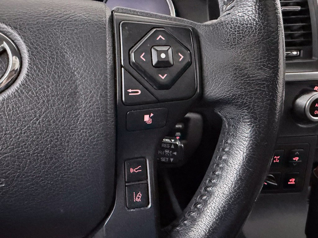 Used 2018 Toyota Sequoia Platinum AWD/4WD image 24