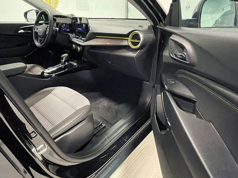 Used 2024 Chevrolet Trax LT image 22