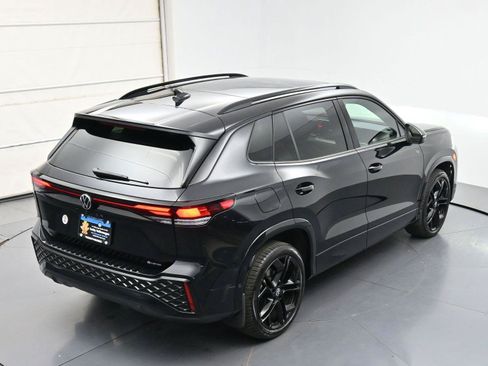 Used 2025 Volkswagen Tiguan SE R-Line AWD/4WD image 34