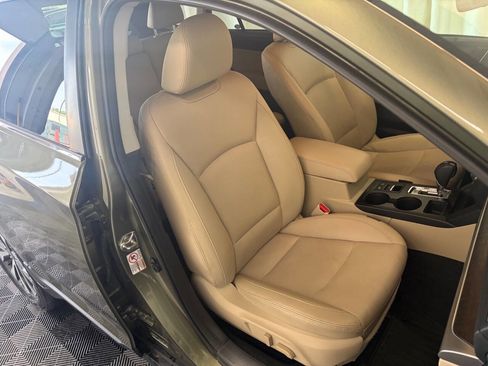 Used 2017 Subaru Outback 2.5i Limited AWD/4WD image 28