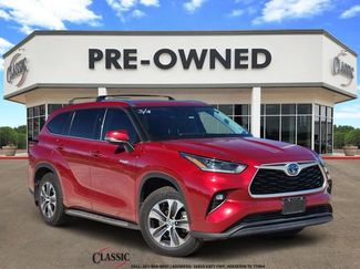 Used 2021 Toyota Highlander XLE video 1