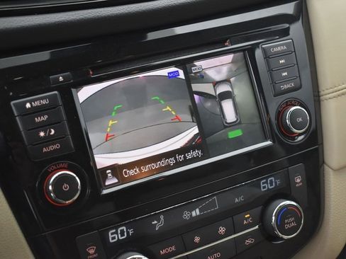 Used 2020 Nissan Rogue SL w/ Premium Package image 30