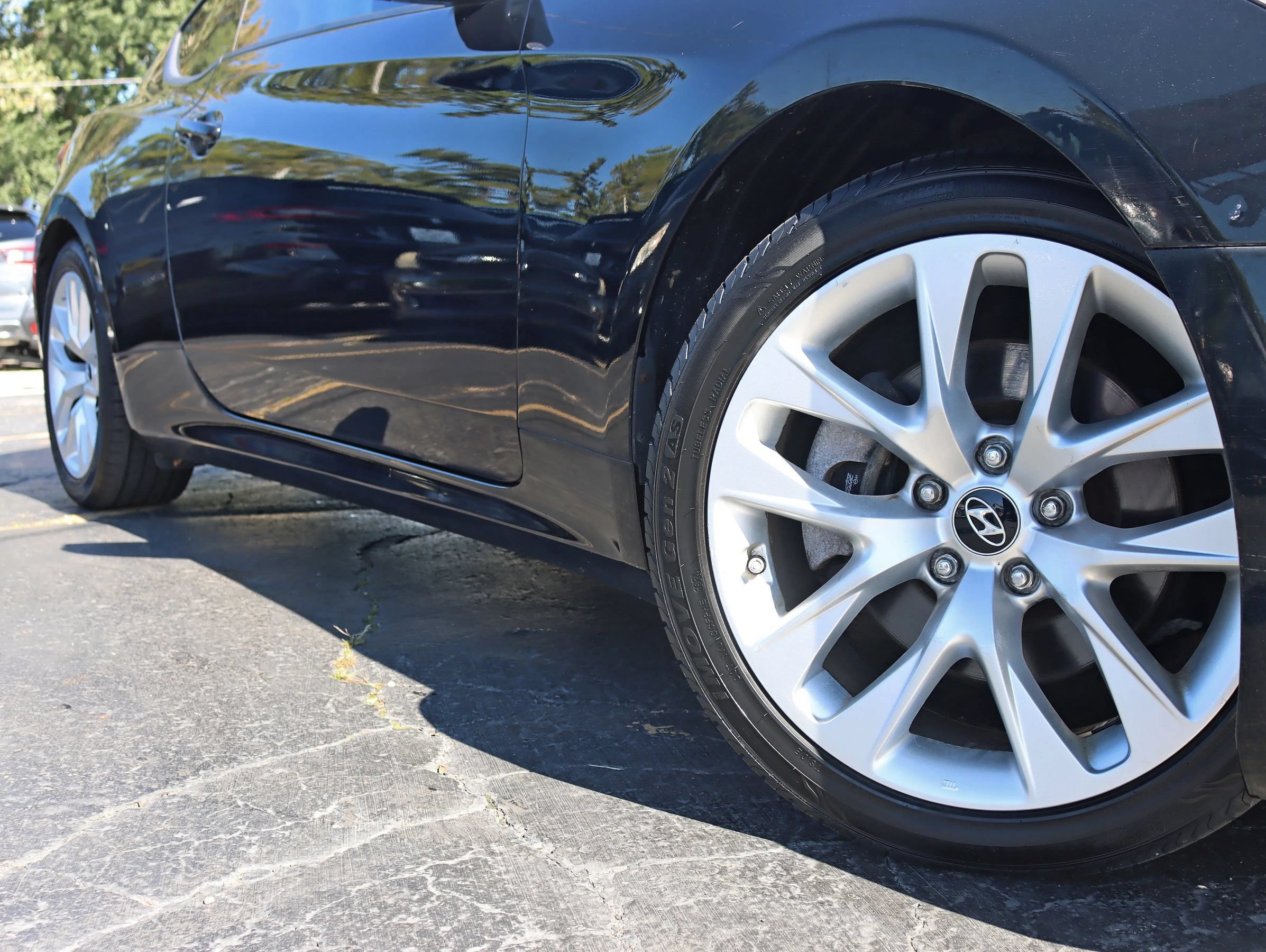 Used 2014 Hyundai Genesis 3.8 RWD image 5